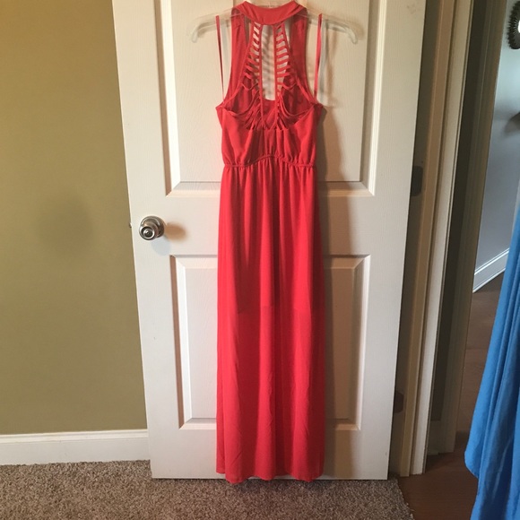 Red maxi dress with detailed back size small - Picture 5 of 5